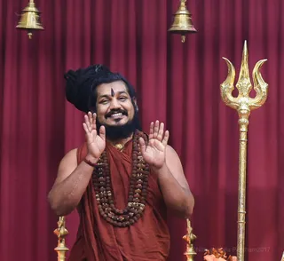 http://nithyananda.org/sites/default/files/photo-gallery/2017-3apr-21st-nithyananda-diary_DSC_5356_bengaluru-aadheenam-IA-day2-energy-darshan.jpg