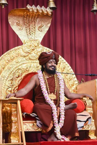 http://nithyananda.org/sites/default/files/photo-gallery/2017-3apr-29th-nithyananda-diary_DSC_1837_bengaluru-aadheenam-byob2-day1-session-swamiji.jpg