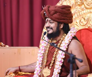 http://nithyananda.org/sites/default/files/photo-gallery/2017-3apr-29th-nithyananda-diary_DSC_1859_bengaluru-aadheenam-byob2-day1-session-swamiji.jpg