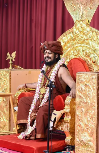 http://nithyananda.org/sites/default/files/photo-gallery/2017-3apr-29th-nithyananda-diary_DSC_2046_bengaluru-aadheenam-byob2-day1-session-swamiji.jpg