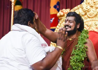 http://nithyananda.org/sites/default/files/photo-gallery/2017-3apr-2nd-nithyananda-diary_DSC_3990_bengaluru-aadheenam-boss-workshop-swamiji.jpg