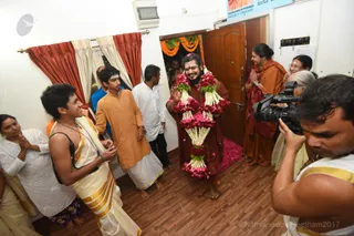 http://nithyananda.org/sites/default/files/photo-gallery/2017-3apr-2nd-nithyananda-diary_DSC_4252_bengaluru-aadheenam-bangalore-house-visits-devotees-swamiji.jpg