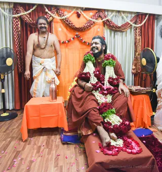 http://nithyananda.org/sites/default/files/photo-gallery/2017-3apr-2nd-nithyananda-diary_DSC_4306_bengaluru-aadheenam-bangalore-house-visits-devotees-swamiji.jpg