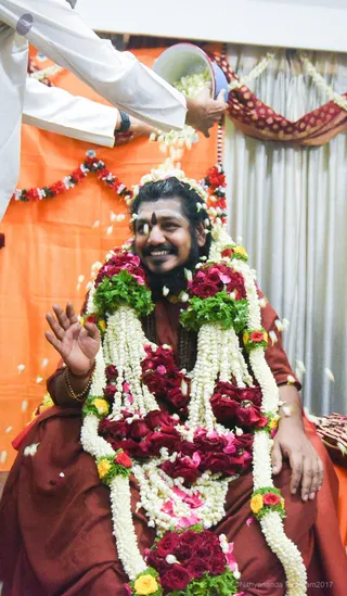 http://nithyananda.org/sites/default/files/photo-gallery/2017-3apr-2nd-nithyananda-diary_DSC_4331_bengaluru-aadheenam-bangalore-house-visits-devotees-swamiji.jpg