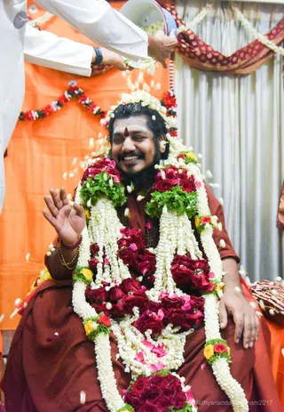 http://nithyananda.org/sites/default/files/photo-gallery/2017-3apr-2nd-nithyananda-diary_DSC_4332_bengaluru-aadheenam-bangalore-house-visits-devotees-swamiji.jpg