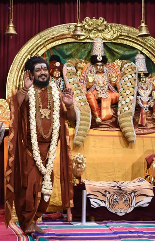 http://nithyananda.org/sites/default/files/photo-gallery/2017-3apr-30th-nithyananda-diary_DSC_3402_bengaluru-aadheenam-sadashivoham-day1-bautika-initiation-swamiji_0.jpg
