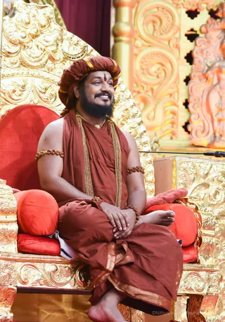 http://nithyananda.org/sites/default/files/photo-gallery/2017-3apr-30th-nithyananda-diary_DSC_3979_bengaluru-aadheenam-byob2-day2-meditation-swamiji.jpg