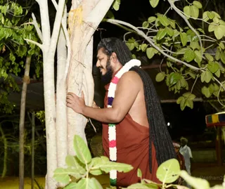 Tiruvannamalai Aadheenam - Sacred Banyan Tree