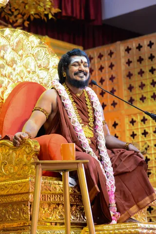 http://nithyananda.org/sites/default/files/photo-gallery/2017-3mar-10th-nithyananda-diary_DSC_7063_bengaluru-aadheenam-IA-Day13-LSP-session7-swamiji.jpg