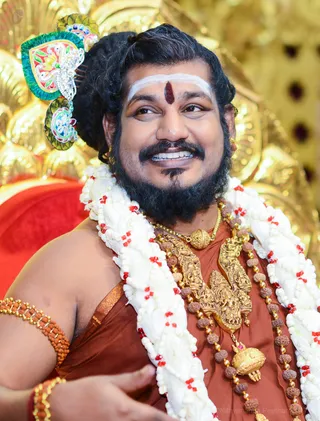http://nithyananda.org/sites/default/files/photo-gallery/2017-3mar-12th-nithyananda-diary_DSC_8808_bengaluru-aadheenam-IA-Day15-energy-darshan-swamiji.jpg