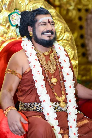 http://nithyananda.org/sites/default/files/photo-gallery/2017-3mar-12th-nithyananda-diary_DSC_8814_bengaluru-aadheenam-IA-Day15-energy-darshan-swamiji.jpg