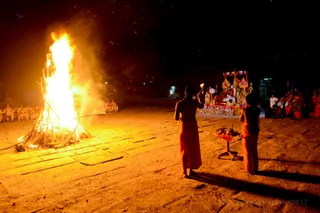 http://nithyananda.org/sites/default/files/photo-gallery/2017-3mar-12th-nithyananda-diary_DSC_8911_bengaluru-aadheenam-IA-Day15-dinner-n-dance-divine-swamiji.jpg