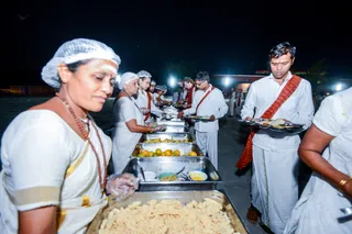 http://nithyananda.org/sites/default/files/photo-gallery/2017-3mar-12th-nithyananda-diary_DSC_8983_bengaluru-aadheenam-IA-Day15-dinner-n-dance-divine-swamiji.jpg