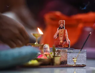 http://nithyananda.org/sites/default/files/photo-gallery/2017-3mar-30th-nithyananda-diary_DSC_2601_bengaluru-aadheenam-nithya-paduka-puja.jpg