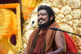 Energy Darshan - His Holiness gifts the Atma Linga