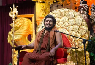 Energy Darshan - His Holiness gifts the Atma Linga