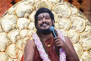 Energy Darshan - His Holiness gifts the Atma Linga