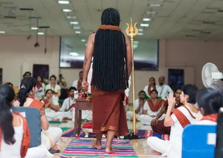 His Holiness arrives for the Mandala Process and Manifesting Shaktis session