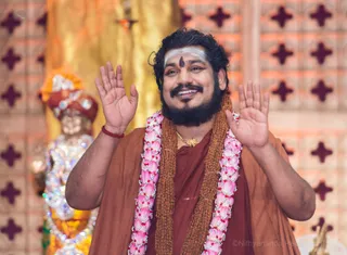 http://nithyananda.org/sites/default/files/photo-gallery/2017-3mar-7th-nithyananda-diary_DSC_6217_bengaluru-aadheenam-IA-Day9-energy-darshan-swamiji.jpg