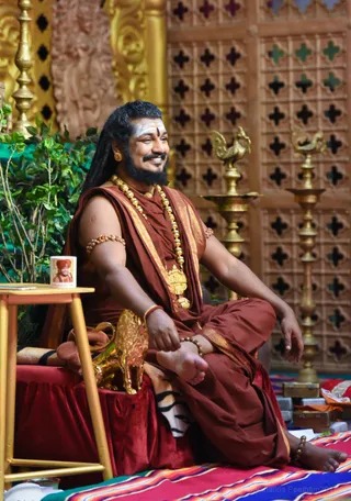 http://nithyananda.org/sites/default/files/photo-gallery/2017-3mar-9th-nithyananda-diary_DSC_0124_bengaluru-aadheenam-IA-Day12-shivoham-day1-individual-darshan-swamiji.jpg