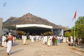 http://nithyananda.org/sites/default/files/photo-gallery/2017-5may-10th-nithyananda-diary_DSC_1163_tiruvannamalai-aadheenam-purnima-crowd.jpg