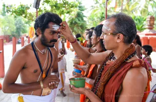 http://nithyananda.org/sites/default/files/photo-gallery/2017-5may-13th-nithyananda-diary_DSC_3525_bengaluru-aadheenam-sadashivatva-day1-welcoming-participants-temple.jpg