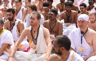 http://nithyananda.org/sites/default/files/photo-gallery/2017-5may-13th-nithyananda-diary_DSC_3551_bengaluru-aadheenam-sadashivatva-day1-welcoming-participants-temple.jpg