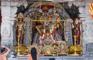 http://nithyananda.org/sites/default/files/photo-gallery/2017-5may-13th-nithyananda-diary_DSC_3754_bengaluru-aadheenam-sadashivatva-day1-welcoming-participants-temple.jpg