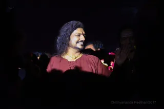 http://nithyananda.org/sites/default/files/photo-gallery/2017-5may-13th-nithyananda-diary_DSC_5208_bengaluru-aadheenam-sadashivatva-day1-entry-roses-swamiji_0.jpg