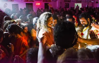 http://nithyananda.org/sites/default/files/photo-gallery/2017-5may-13th-nithyananda-diary_DSC_5251_bengaluru-aadheenam-sadashivatva-day1-entry-roses-swamiji_0.jpg