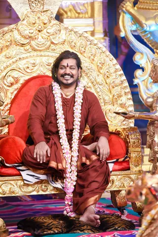 http://nithyananda.org/sites/default/files/photo-gallery/2017-5may-13th-nithyananda-diary_DSC_5362_bengaluru-aadheenam-sadashivatva-day1-intro-session-swamiji.jpg