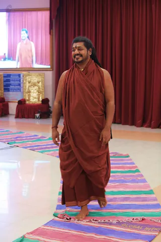 http://nithyananda.org/sites/default/files/photo-gallery/2017-5may-16th-nithyananda-diary_IMG_0585_bengaluru-aadheenam-sadashivatva-day4-mandala-atma-lingam-vaak-swamiji.jpg
