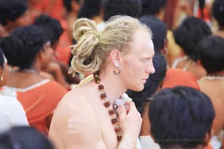http://nithyananda.org/sites/default/files/photo-gallery/2017-5may-16th-nithyananda-diary_IMG_0634_bengaluru-aadheenam-sadashivatva-day4-mandala-atma-lingam-vaak-swamiji.jpg