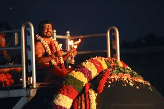 http://nithyananda.org/sites/default/files/photo-gallery/2017-5may-24th-nithyananda-diary_IMG_0549_bengaluru-aadheenam-sadashivatva-day12-VHP-nithyanandam-kids-day4-rudrabhishekam-swamiji.jpg