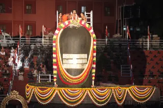 http://nithyananda.org/sites/default/files/photo-gallery/2017-5may-24th-nithyananda-diary_IMG_6636_bengaluru-aadheenam-sadashivatva-day12-VHP-nithyanandam-kids-day4-rudrabhishekam-swamiji.jpg