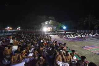 Shiva Deeksha initiation - hundreds reverently wait for their sacred initiation by The Avatar