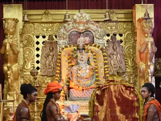 Meenakshi was brought up to rule - she was of kingly, had a regal nature, and carried a powerful Divinity who could shake the toughest of enemies.