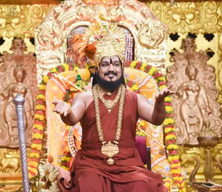 Energy Darshan - The Avatar, awakens the Kundalini of the participants.