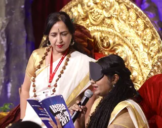 Nithyananda Yogis perform Blindfold Reading