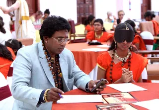 Nithyananda Yogis perform Blindfold Reading