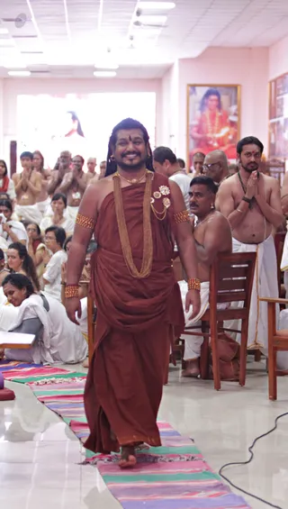 http://nithyananda.org/sites/default/files/photo-gallery/2017-7jul-6th-approved-edited-selected_IMG_4222_bengaluru-aadheenam-IA-day20-mandala-process-swamiji.jpg