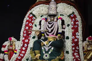 http://nithyananda.org/sites/default/files/photo-gallery/2017-9-Sep-25_nithyananda-diary_bengaluru-aadheenam_navratri-day-5-deities-alankaram_IMG_6037.JPG
