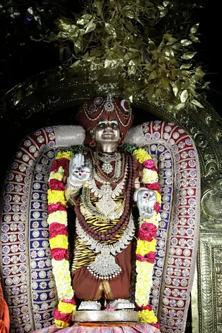 http://nithyananda.org/sites/default/files/photo-gallery/2018-02-Feb-25-nithyananda-rajarajeshwari-brahmotsavam-day-6_7T9A9320.JPG