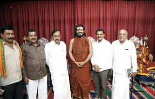 http://nithyananda.org/sites/default/files/photo-gallery/2018-03-Mar-15-nithyananda-diary_bengaluru-aadheenam_nithya-satsang-with-h-raja-guests_7T9A1332.jpg