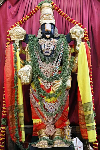 http://nithyananda.org/sites/default/files/photo-gallery/2018-06-Jun-23-nithyananda-diary_bengaluru-aadheenam_uttamotama-seva_7T9A9345.jpg