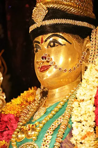 http://nithyananda.org/sites/default/files/photo-gallery/2018-06-Jun-26-nithyananda-diary_bengaluru-aadheenam_uttamotama-seva_7T7A2201.jpg