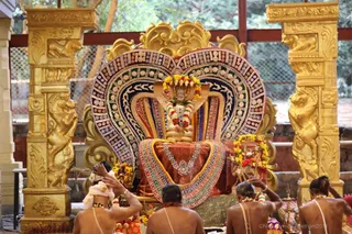 http://nithyananda.org/sites/default/files/photo-gallery/2018-08-Aug-nithyananda-diary_bengaluru-aadheenam_uttamotama-seva_7T9A0980.jpg