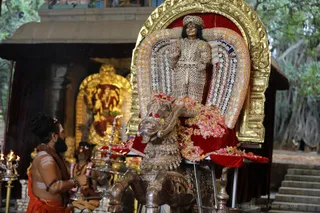 http://nithyananda.org/sites/default/files/photo-gallery/2018-08-Aug-nithyananda-diary_bengaluru-aadheenam_uttamotama-seva_7T9A1022.jpg