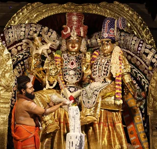 http://nithyananda.org/sites/default/files/photo-gallery/2018-08-Aug-nithyananda-diary_bengaluru-aadheenam_uttamotama-seva_7T9A9886_0.jpg