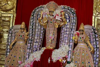 http://nithyananda.org/sites/default/files/photo-gallery/2018-08Aug-14-nithyananda-diary_bengaluru-aadheenam_uttamotama-seva_7T9A0605.jpg